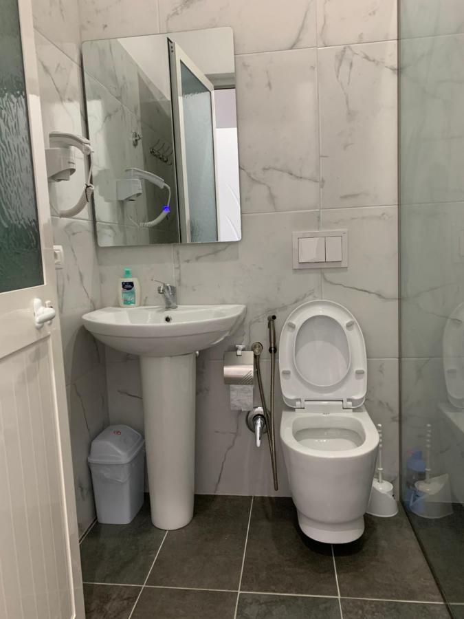 Hotel Restaurant Deso Shijak Luaran gambar